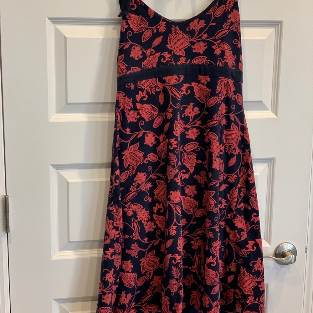Patagonia halter dress with built in shelf bra